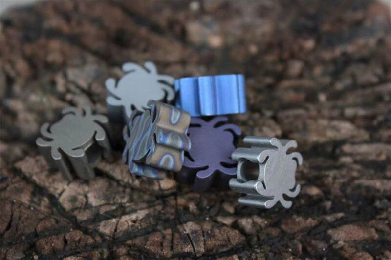 COOL Spider Shaped Lanyard Pendant EDC Knife Tool Beads Titanium Paracord Beads 07FC0E-D4 - KOEEK