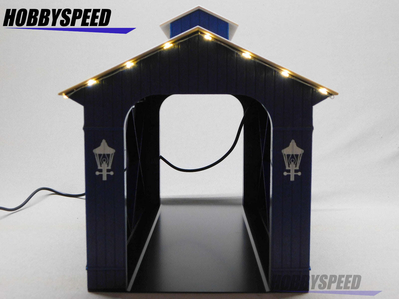 LIONEL TK CHRISTMAS LIGHT EXPRESS ILLUMINATED COVERED BRIDGE O GAUGE 2429160 LIONEL - KOEEK