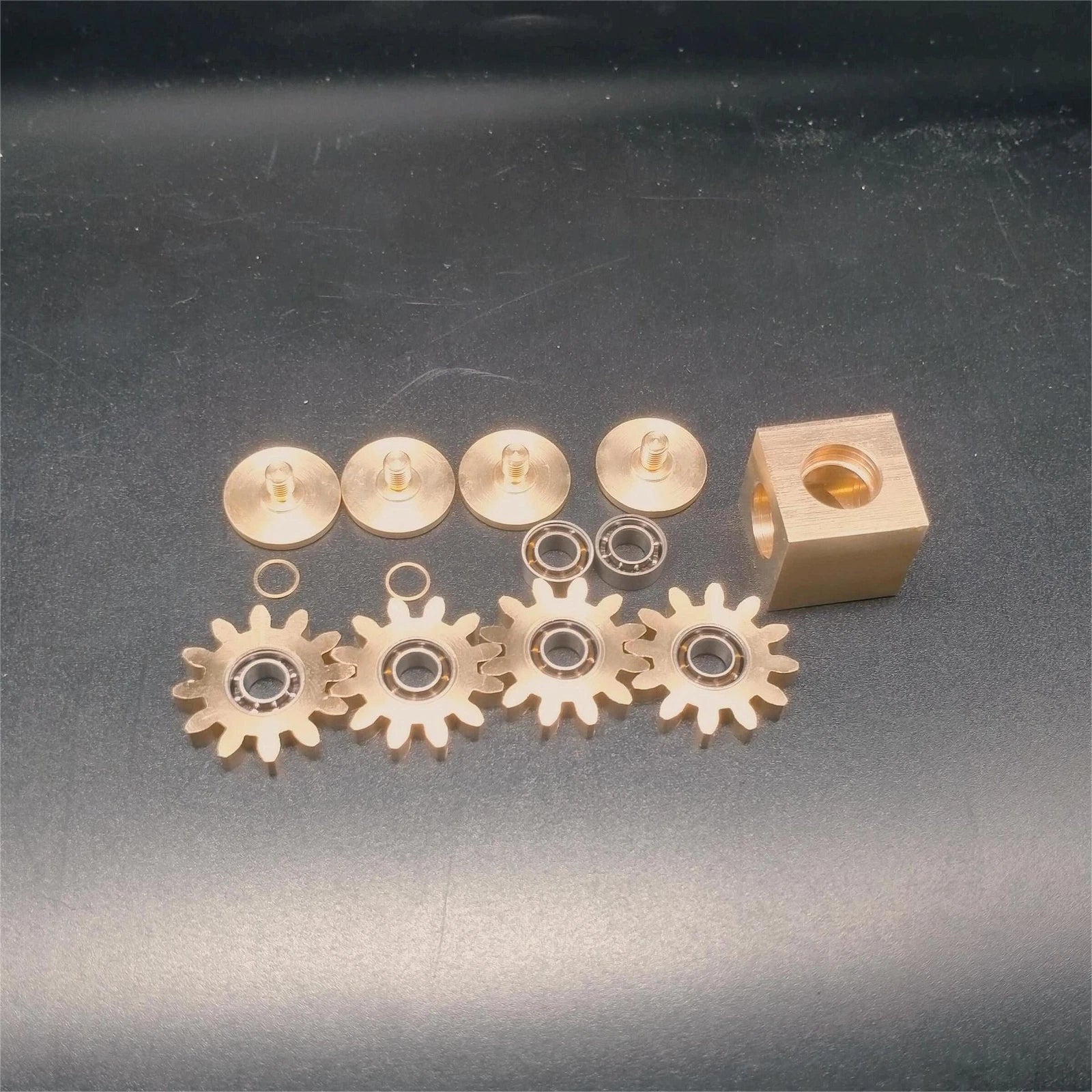 EDC Gear Linkage Brass Gyroscope Fingertips Spinning Top Gearwheel Gyro Toy Gift 07FC0E-D4 - KOEEK
