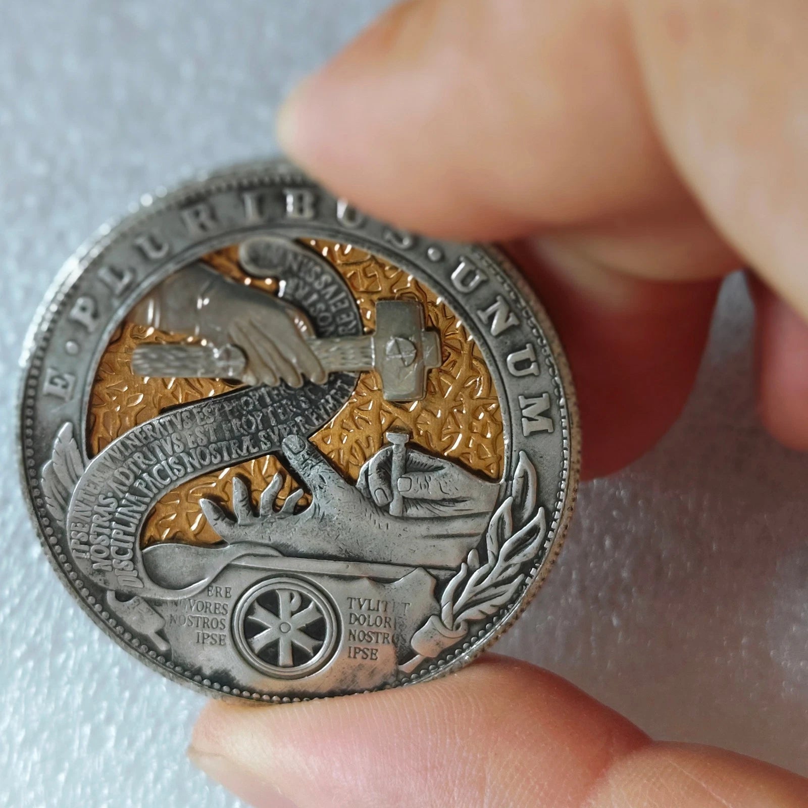 1pcs Movable Mechanism Coin "The Savior`s Hand"  Amazing Hobo Art 07FC0E-D4 - KOEEK