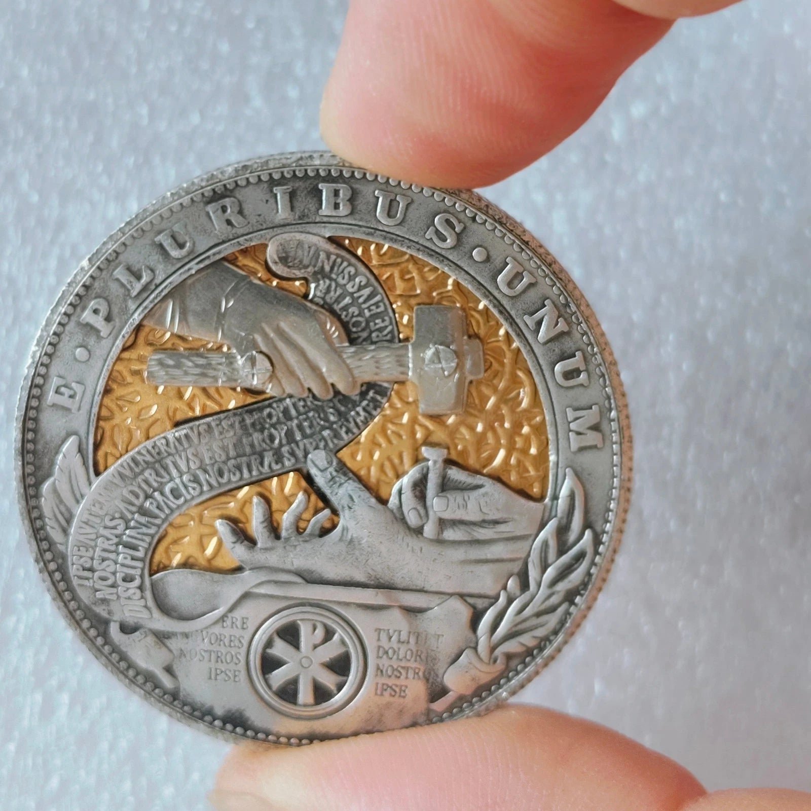 1pcs Movable Mechanism Coin "The Savior`s Hand"  Amazing Hobo Art 07FC0E-D4 - KOEEK