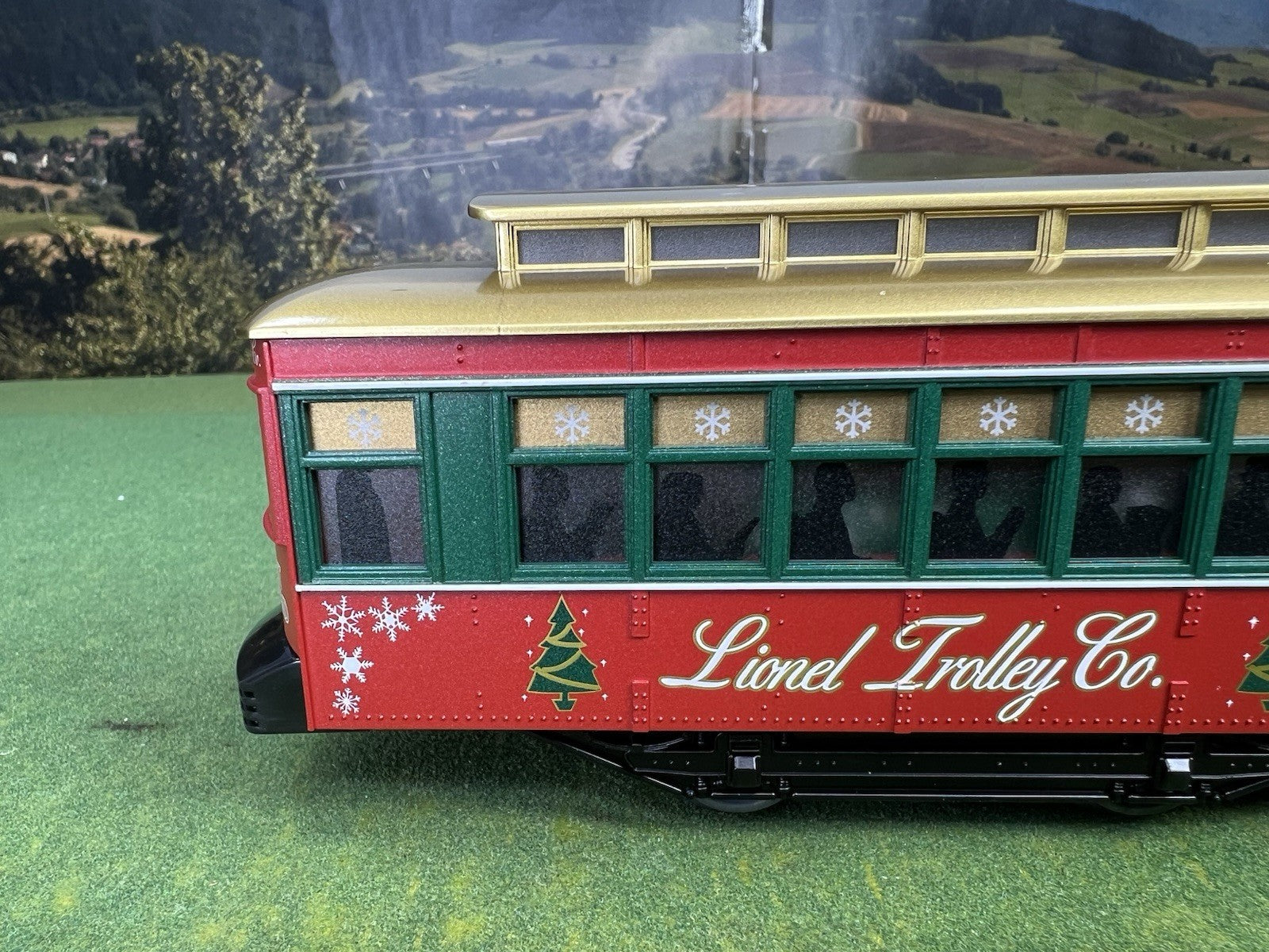 LIONEL 6-28418 CHRISTMAS TROLLEY, O GAUGE, INTERIOR LIGHTING, LIONEL - KOEEK
