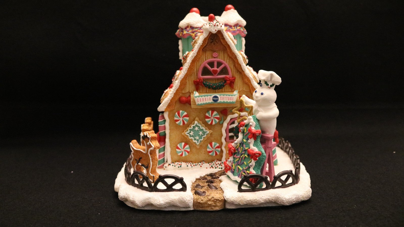 Danbury Mint Pillsbury Doughboy Christmas Cottage 1998 with Light Kit DANBURY MINT - KOEEK