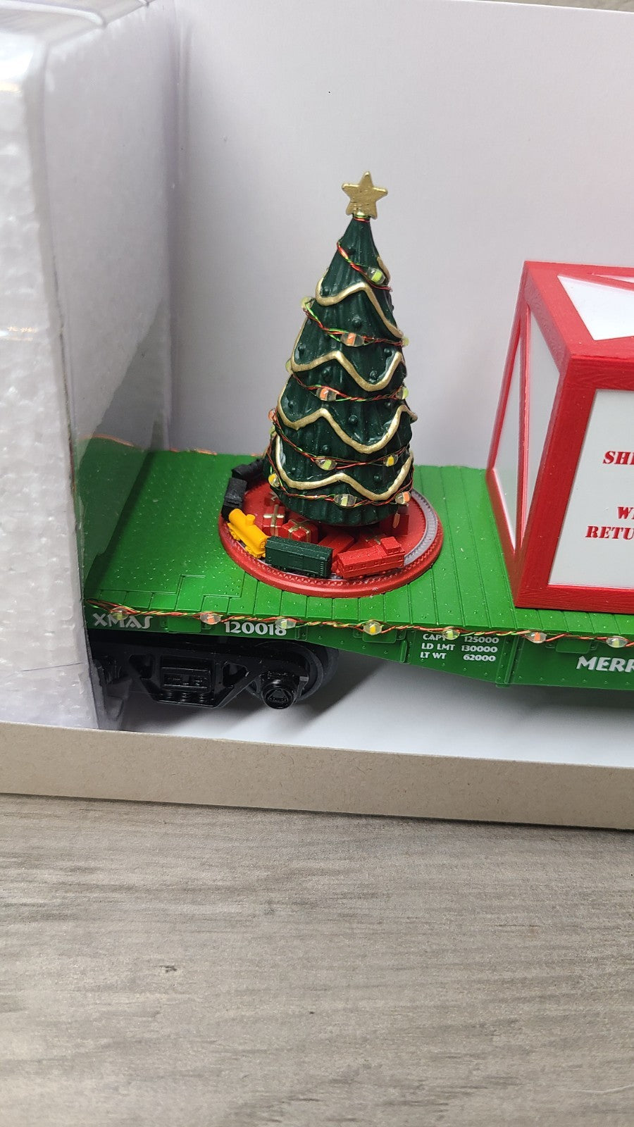 MTH O Scale Flat Car With Lighted Christmas Tree Trees, Green 30-76733 MTH - KOEEK