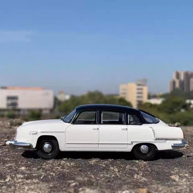 1:43 Tatra 603 White Vintage Car Model Soviet Era Diecast BodyPlasticChassis12CM 07FC0E-D4 - KOEEK