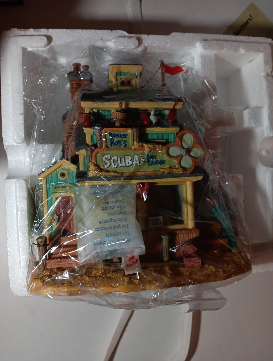 Lemax Barnacle Bob's Scuba & Boat Salvage Lighted Building, 2009 #95814 *READ* LEMAX - KOEEK