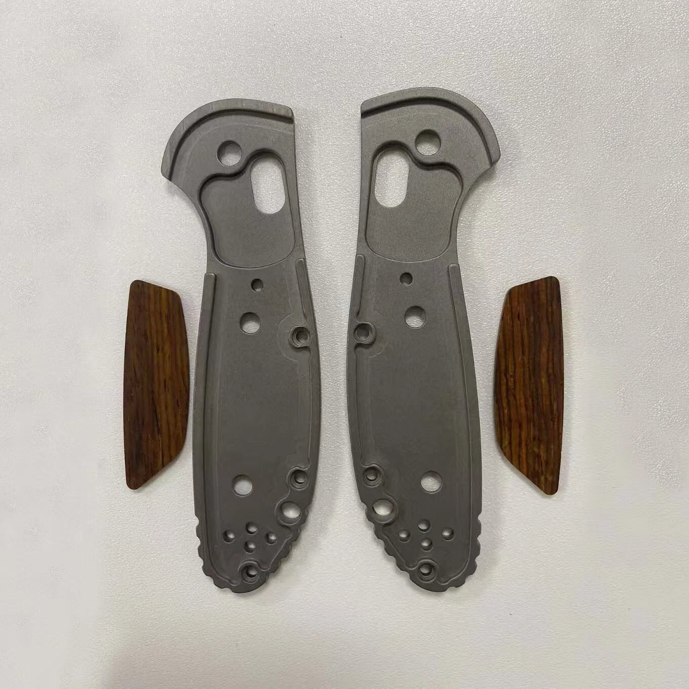 Titanium Alloy inlaid with Wood Handle Scale For Benchmade Griptilian 555/556 07FC0E-D4 - KOEEK