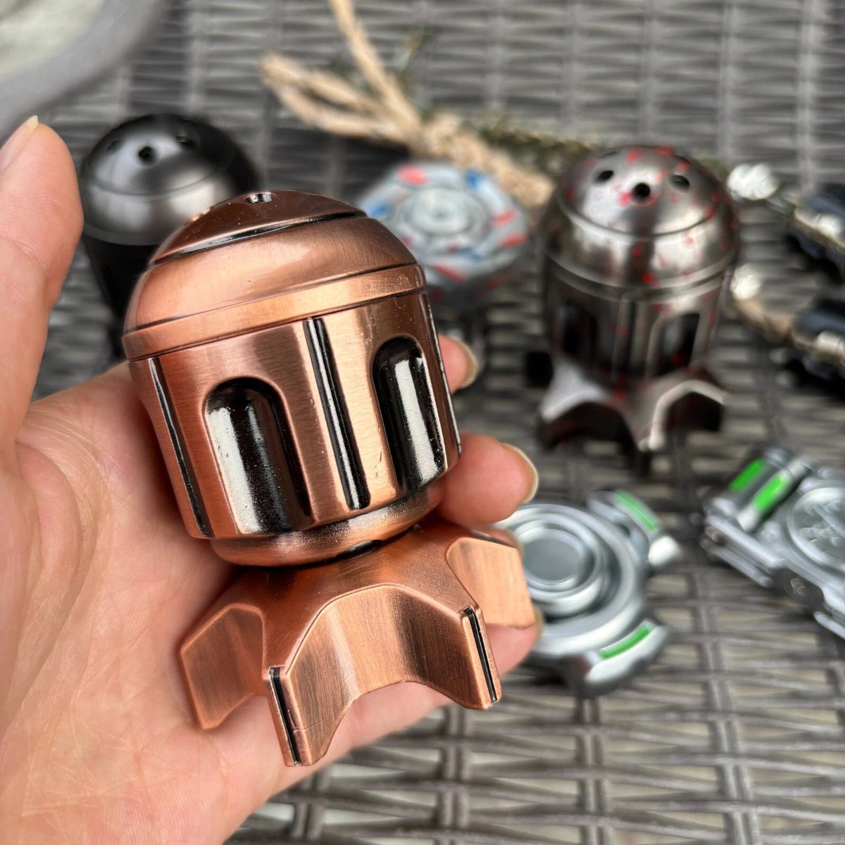 Revolver Bullet Dice Set Finger Spinning Multifunctional Game Prop EDC Metal Toy 07FC0E-D4 - KOEEK