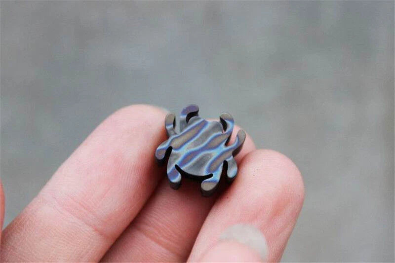 COOL Spider Shaped Lanyard Pendant EDC Knife Tool Beads Titanium Paracord Beads 07FC0E-D4 - KOEEK