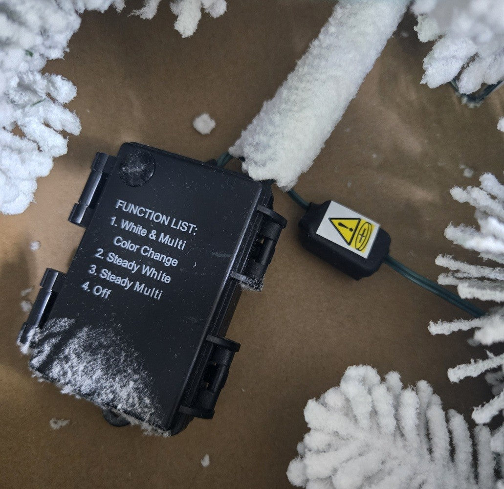 GE Color Choice 26inch Dual Color Lighted Artificial Flocked Christmas Wreath GE - KOEEK