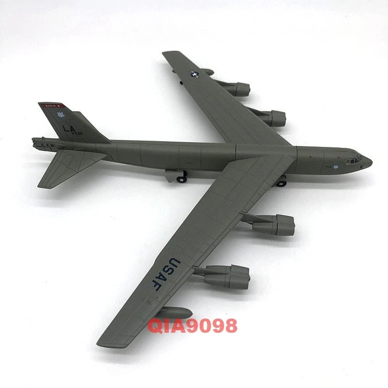1/200 Scale US Boeing B-52 Strategic Bomber Aircraft Metal + Plastic Model 07FC0E-D4 - KOEEK
