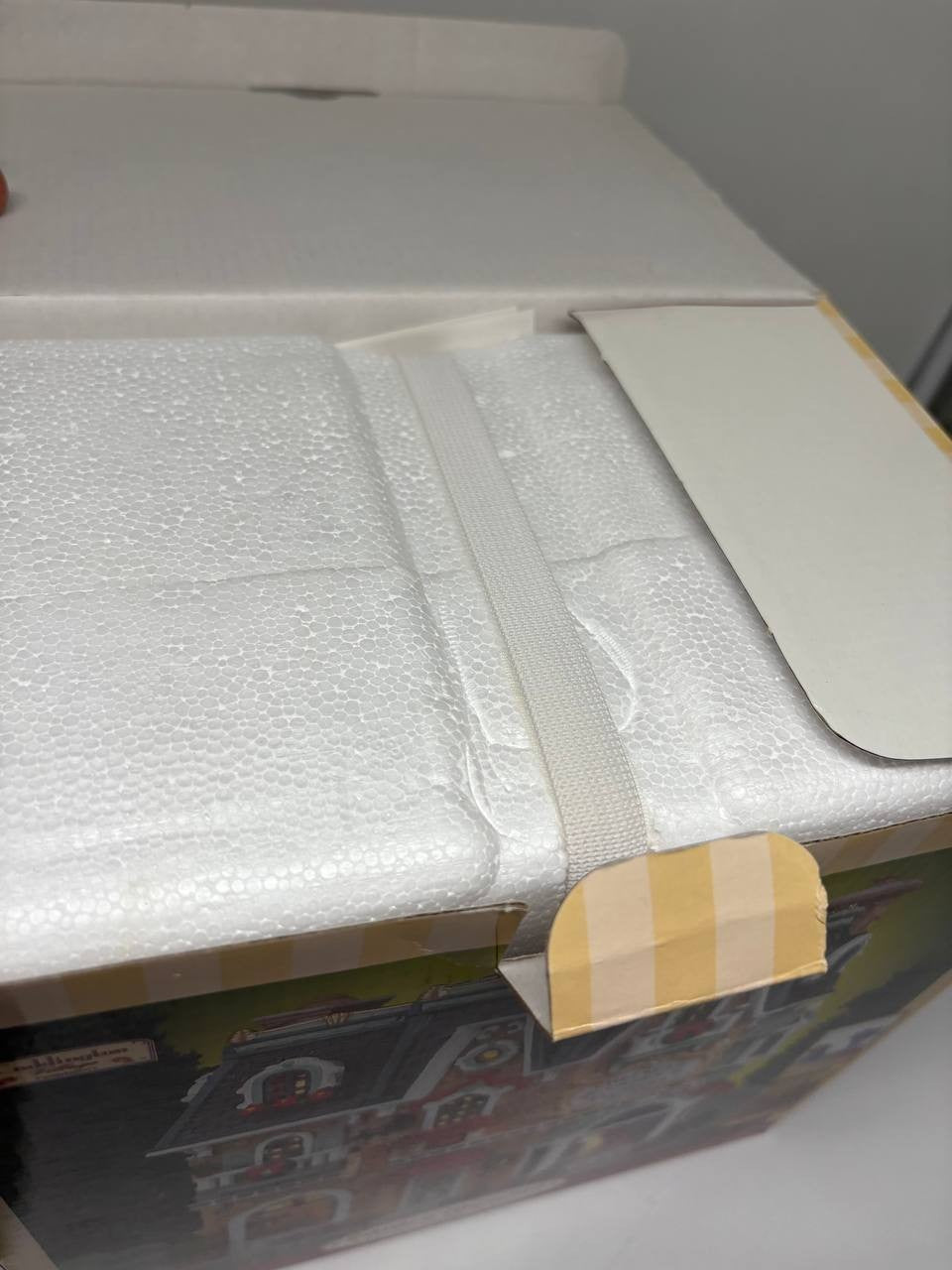 Lemax Christmas Village 2005 Chelsea's Candy and Flower Shop Lighted in box LEMAX - KOEEK