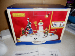 IOB LEMAX 2007 BOYS V GIRLS TABLE ACCENT LIGHTED ANIMATED CHRISTMAS TUG OF WAR LEMAX - KOEEK