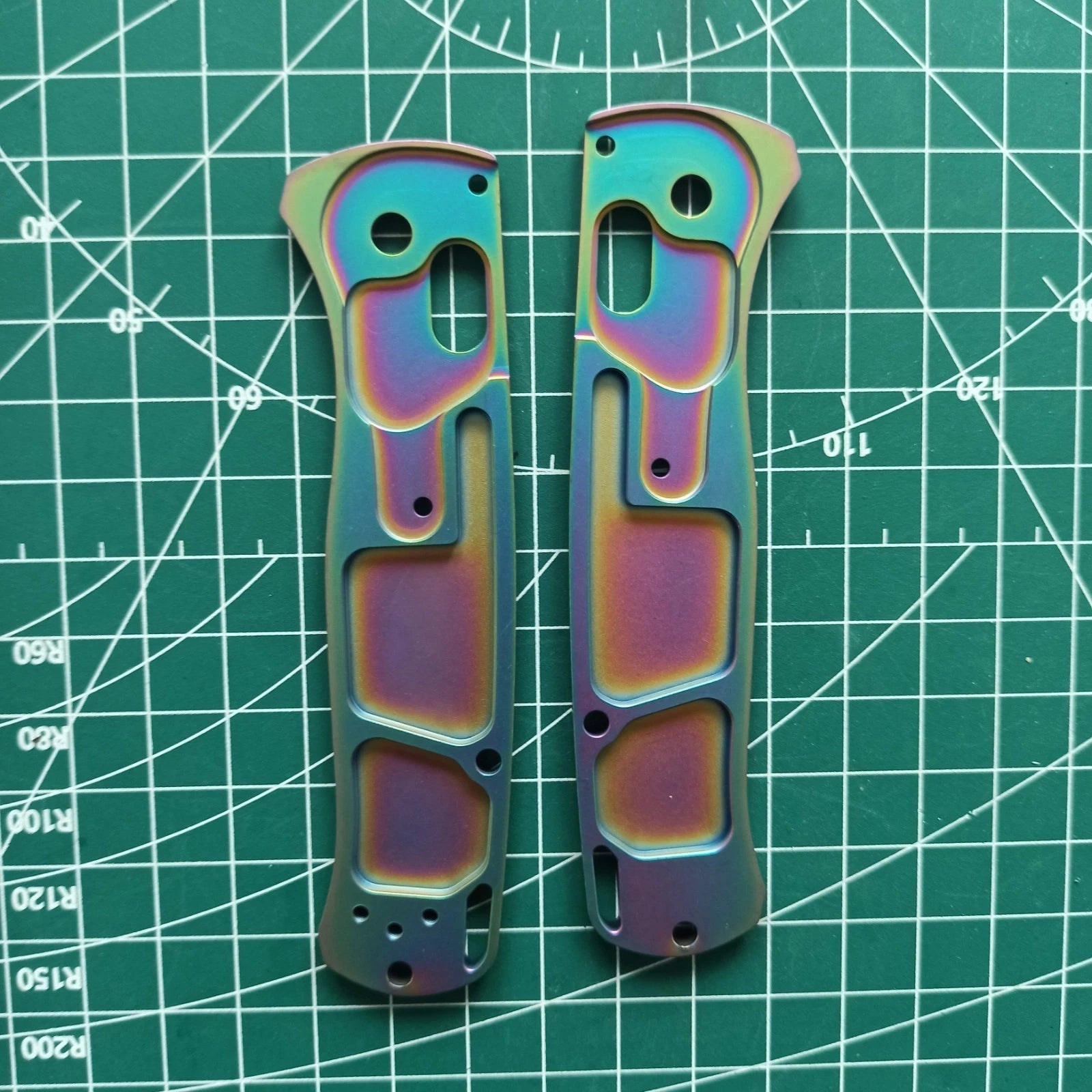 1 Pair Colorful Titanium Alloy Knife Handle Scales for Benchmade Bugout 535 07FC0E-D4 - KOEEK