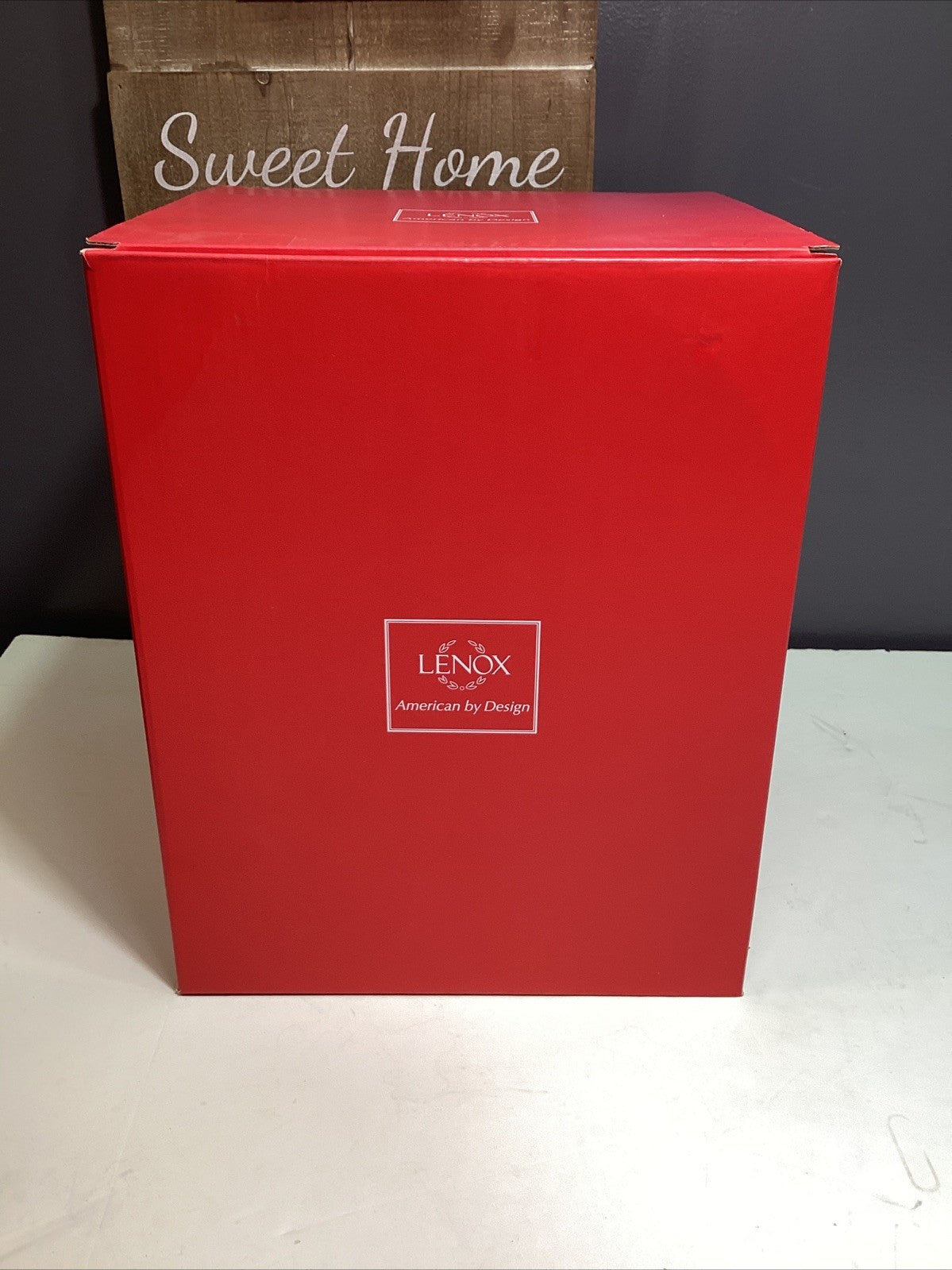 Lenox 'FLORENTINE & PEARL Lighted Christmas Tree in pierced porcelain 10" LENOX - KOEEK