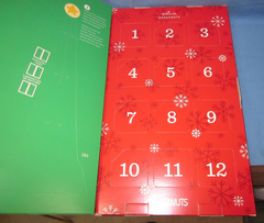 12 Piece Hallmark Mini Christmas Ornaments Countdown Calendar ~ Peanuts, Snoopy HALLMARK - KOEEK