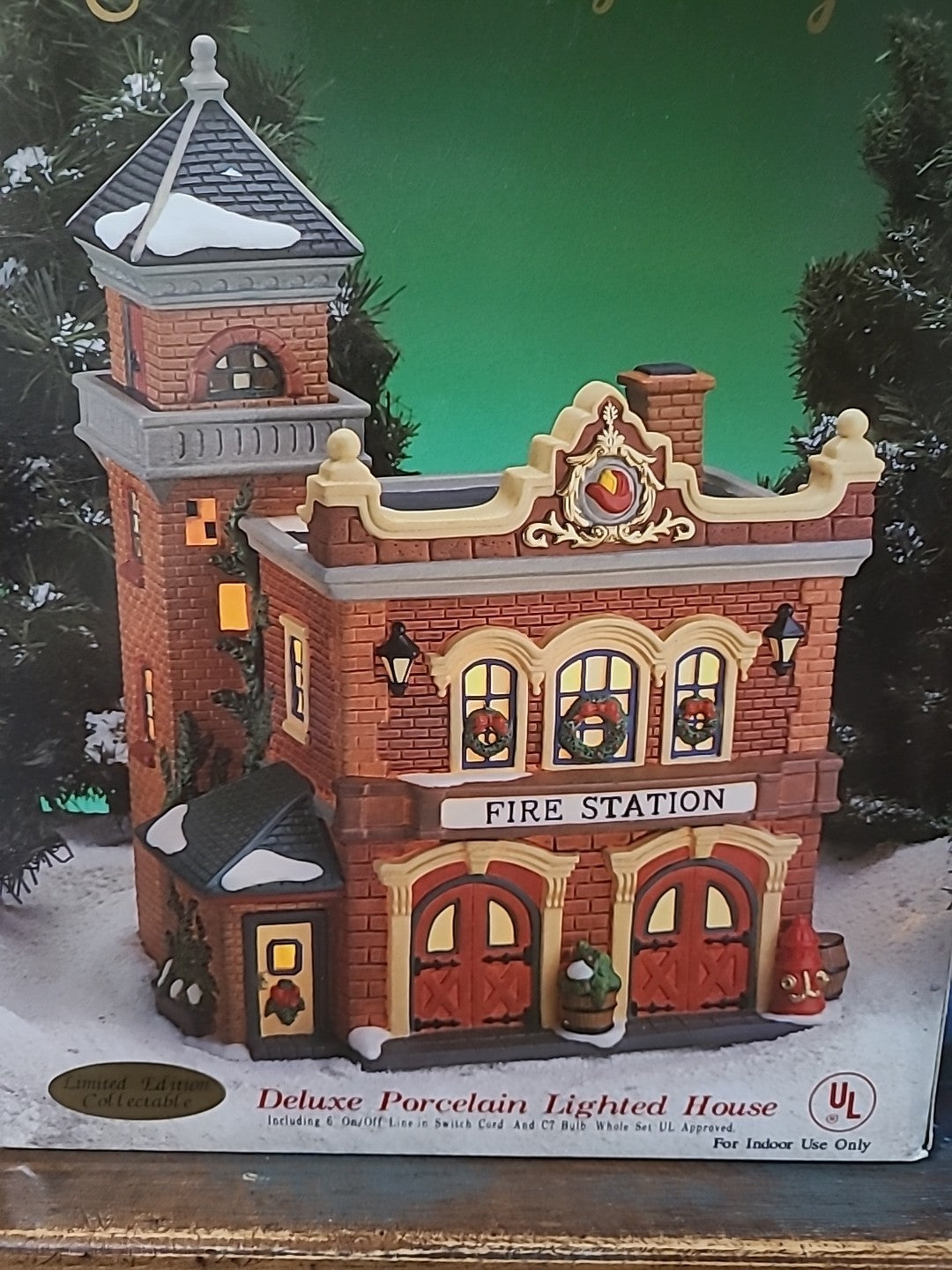 Heartland Valley Village Fire Station 1999  Deluxe Lighted HEARTLAND - KOEEK
