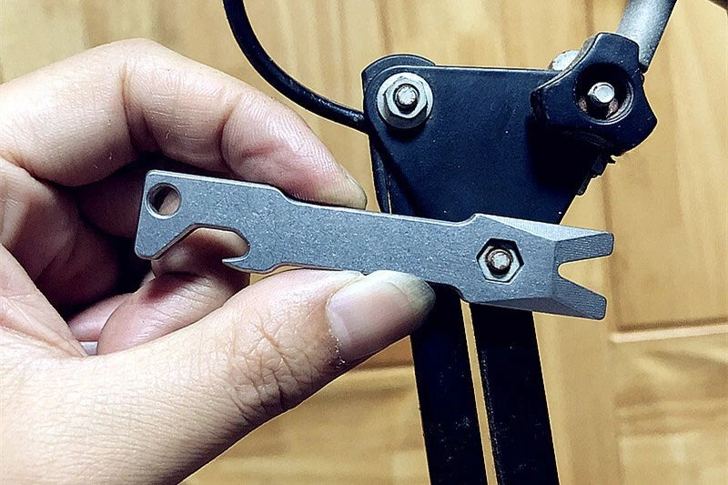 Titanium Alloy Pry Bar Crowbar Wrench Opener Keychain Outdoor Multi Tools EDC 07FC0E-D4 - KOEEK