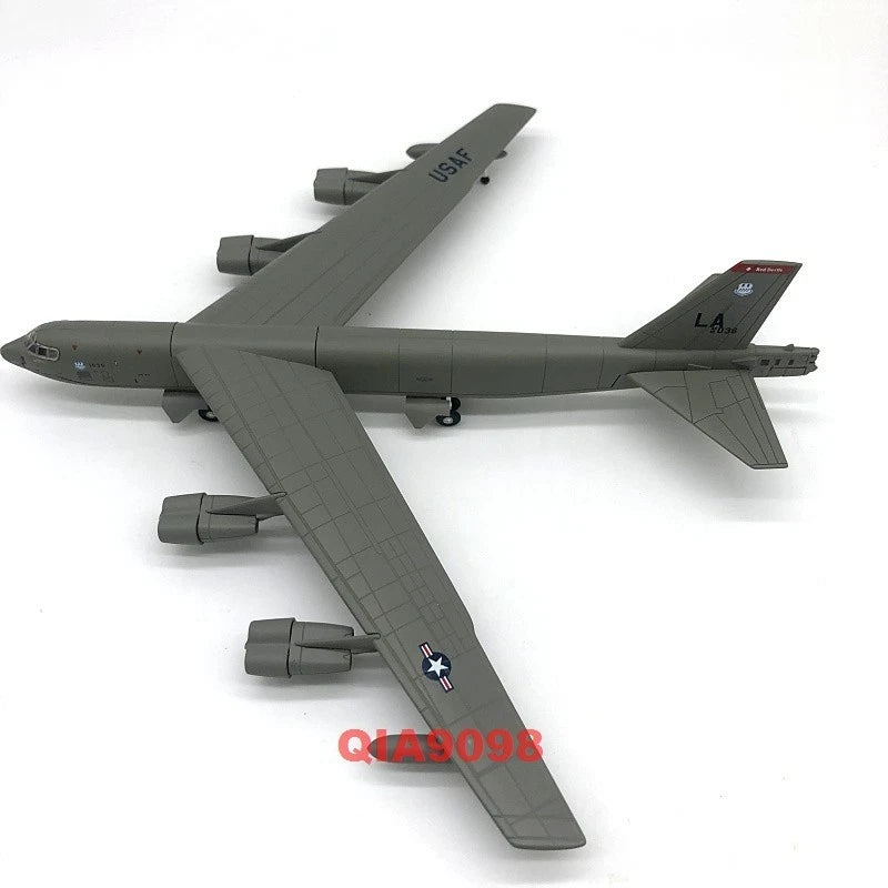 1/200 Scale US Boeing B-52 Strategic Bomber Aircraft Metal + Plastic Model 07FC0E-D4 - KOEEK