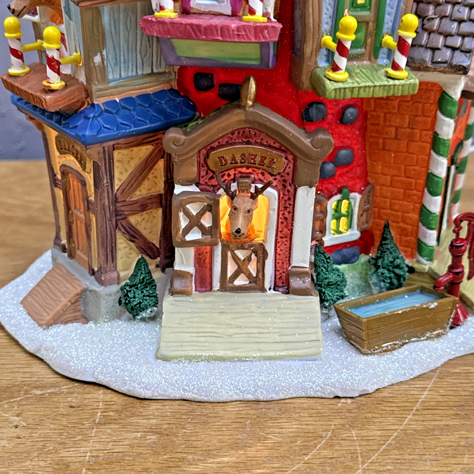 2007 Lemax Village Collection 75543 Lighted Reindeer Loft Christmas Village LEMAX - KOEEK