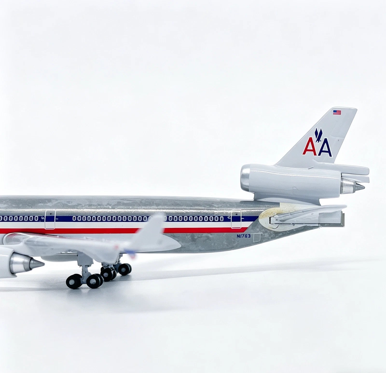 1:500 American Airlines MD-11 N1763 Diecast Plane Model Collectible Display 07FC0E-D4 - KOEEK