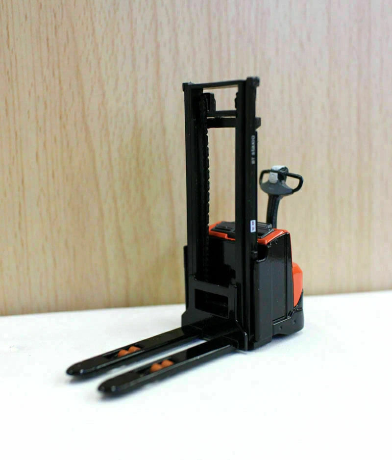 1/24 Scale Vehicle Truck BT Staxio Forklift Model Electric Stacker Diecast Toy 07FC0E-D4 - KOEEK