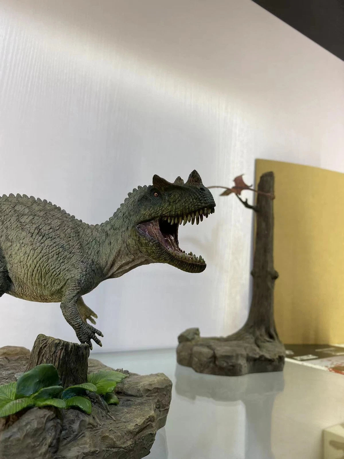 Ceratosaurus Dinosaur Statue Model Figure Display GRHC Studio Deluxe Edition GRHC_STUDIO - KOEEK