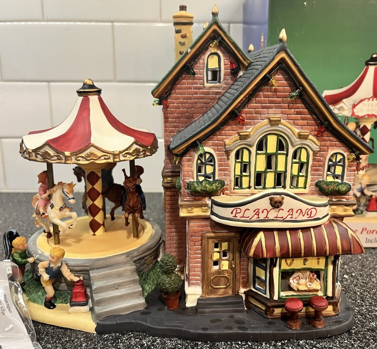 Heartland Valley Village Lighted House with Music and Motion Playland Carousel HEARTLAND - KOEEK