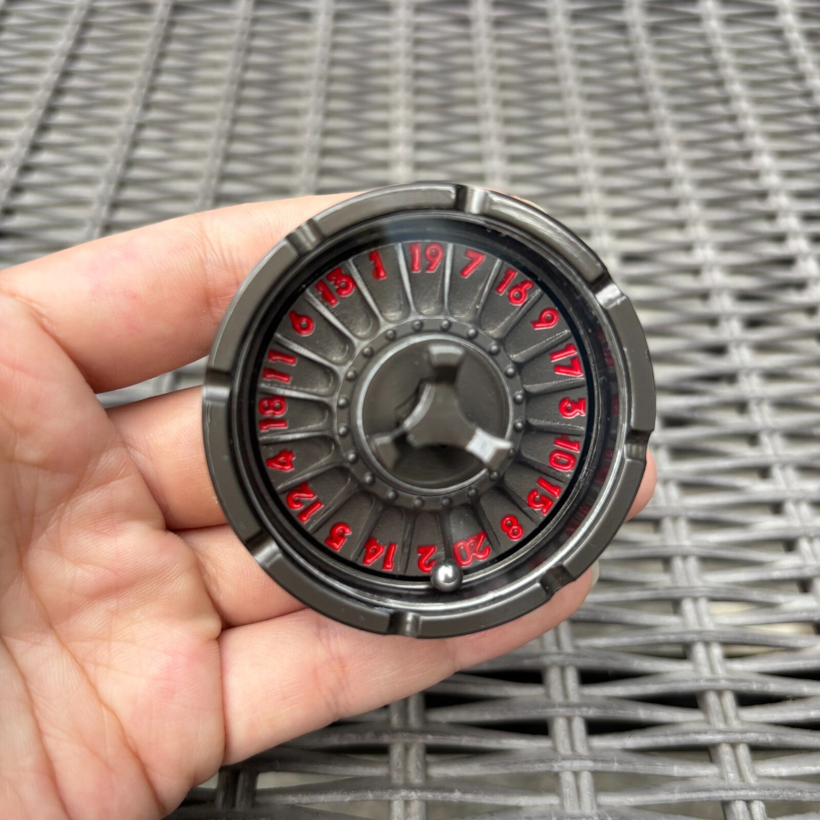 Metal Fingertip Gyro Roulette Dice for Dungeons and Dragons Spinner EDC Dice Toy 07FC0E-D4 - KOEEK