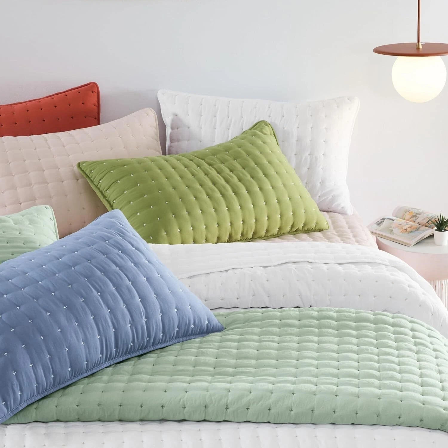 White Queen Size Quilt Bedding Sets with Pillow Shams,Lightweight Soft Bedspread 07FC0E-D4 - KOEEK