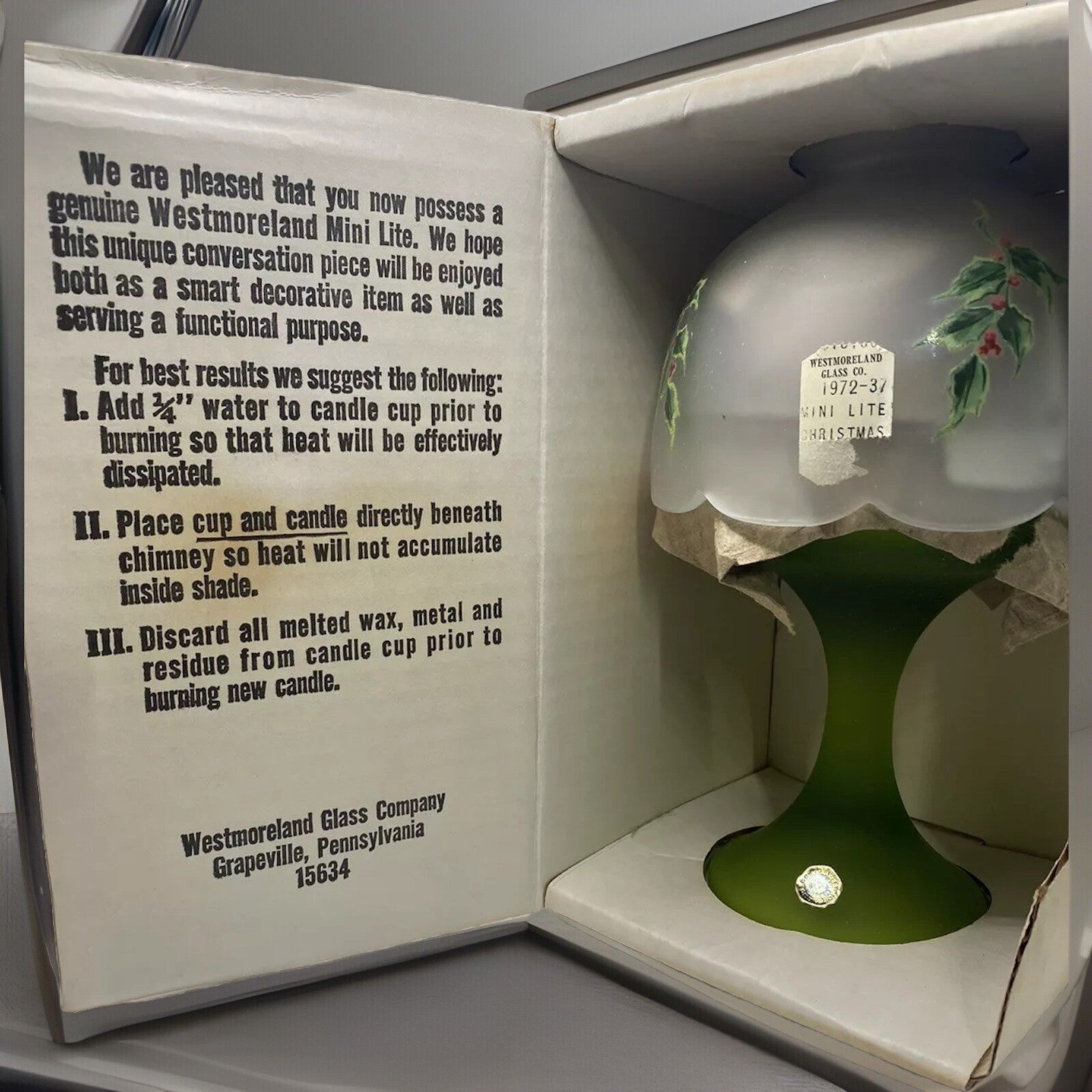 Vtg Westmoreland Frosted Glass Christmas Fairy Lamp With Holly Leaves & Berries WESTMORELAND - KOEEK