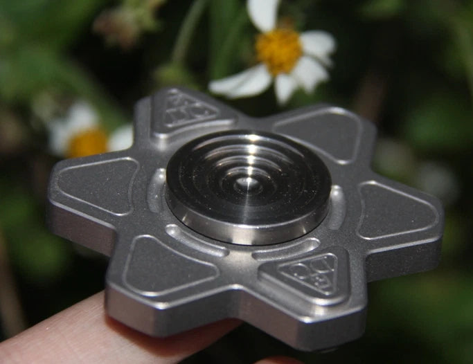 Titanium Alloy Hand Twisting Spinning Top Gyro Gyroscope Bearing Spinner Toy 07FC0E-D4 - KOEEK