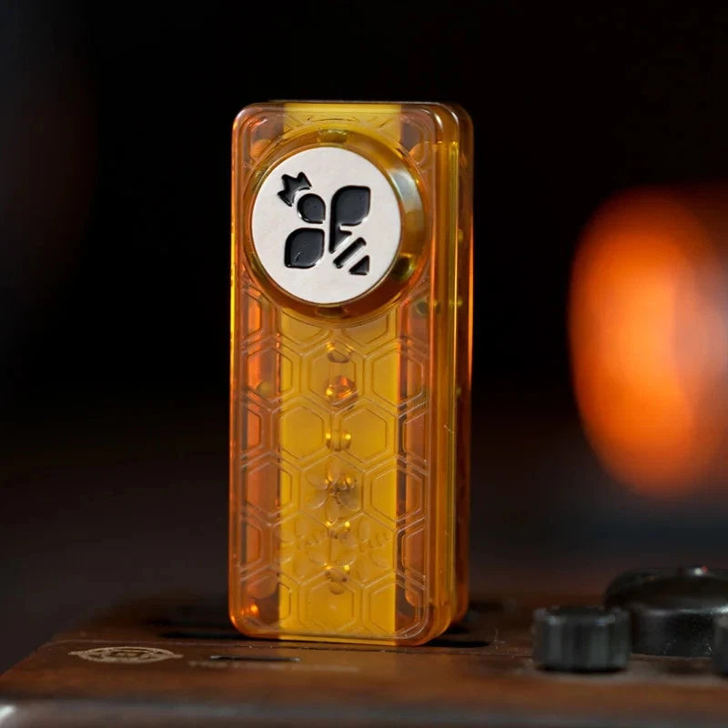 Queen Bee Stinger EDC Mechanical Push Card Fidget Stress Relief Toy 07FC0E-D4 - KOEEK