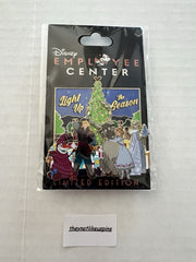 Disney DEC Light Up the Season Frozen Anna Elsa Olaf LE 250 pin DISNEY - KOEEK