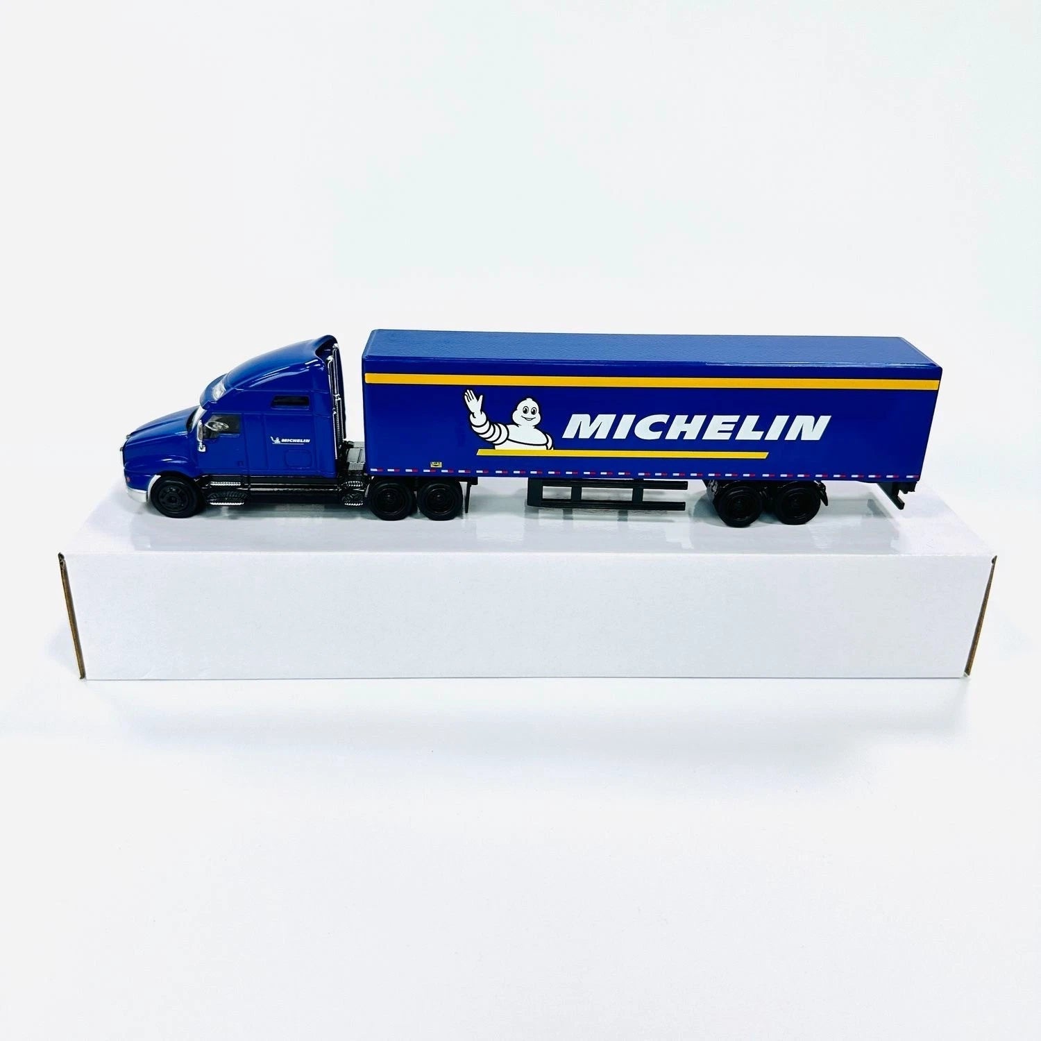 1:64 Scale Blue Michelin T2000 Alloy Truck & Trailer Model, 30cm Long toy boy 07FC0E-D4 - KOEEK