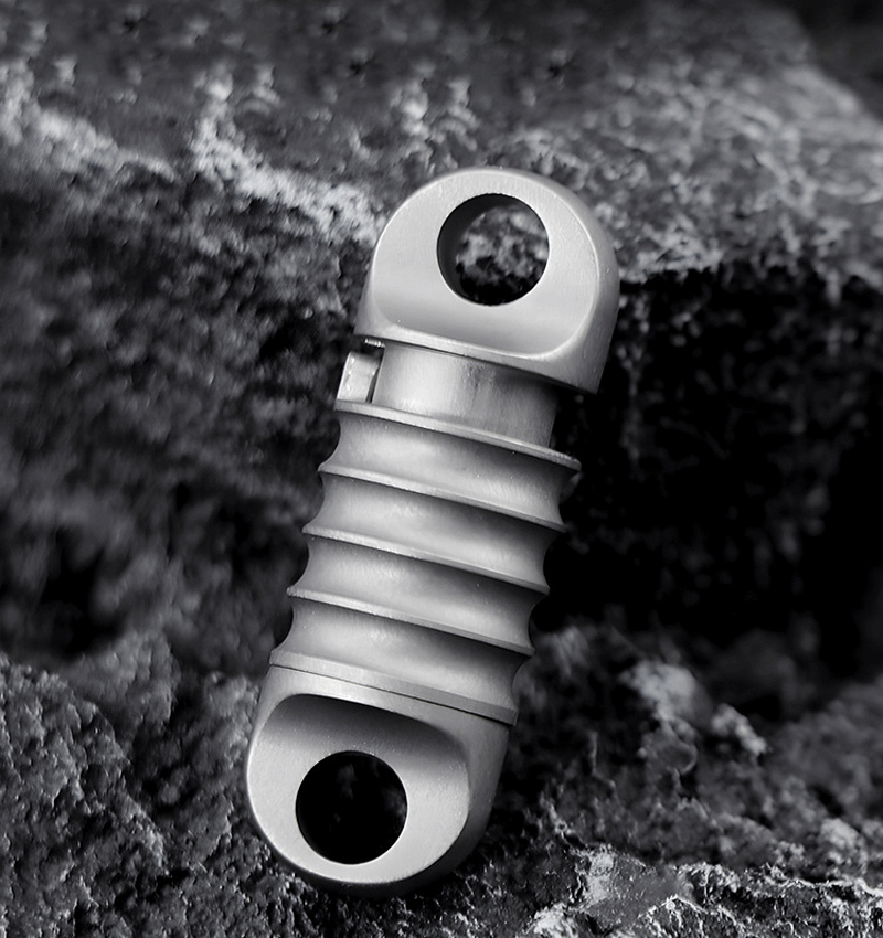 360 Degree Rotation Titanium Gimbal Keychain Car Keychain with U Buckle EDC Tool 07FC0E-D4 - KOEEK