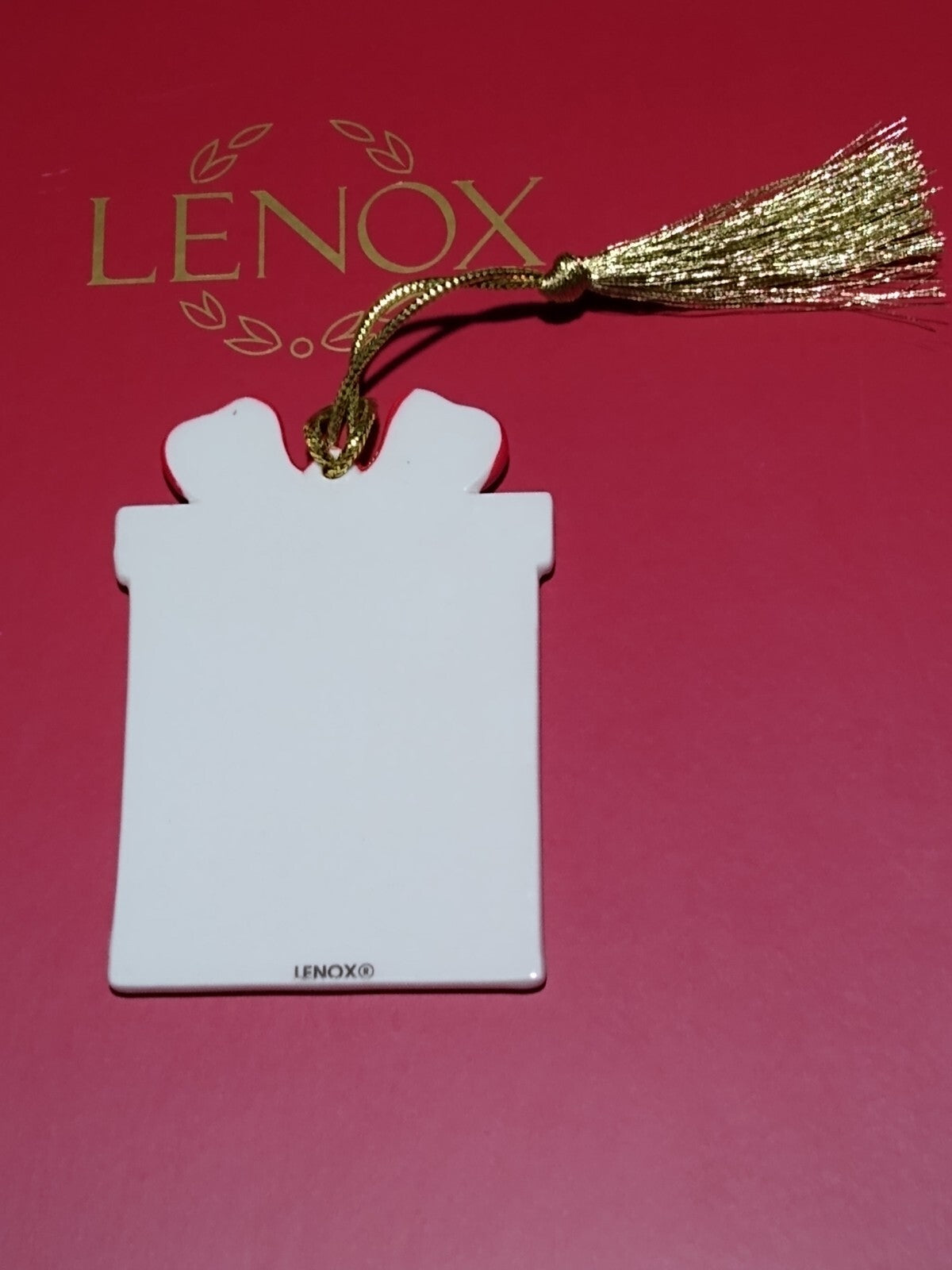 Lenox 12 Days Of Christmas Ornaments Set Of (12) m.s.r.p is $160.00 LENOX - KOEEK