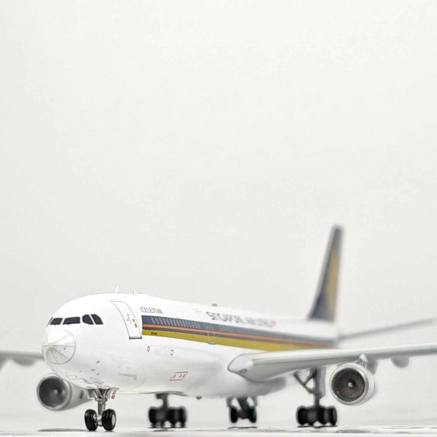 1:400 Singapore Airlines Airbus A380 "9V-SKL" 4646 Alloy Airplane Model 07FC0E-D4 - KOEEK