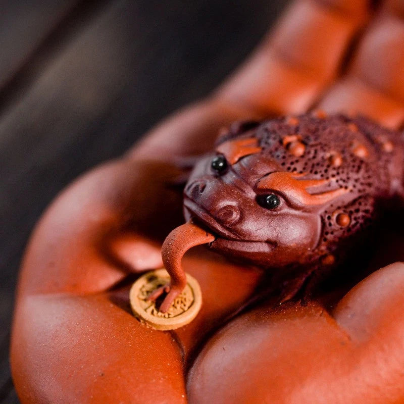 8.5cm Purple Clay Handcarved Toad Buddha Hand Tea Pet Absorbing Wealth Ornament 07FC0E-D4 - KOEEK