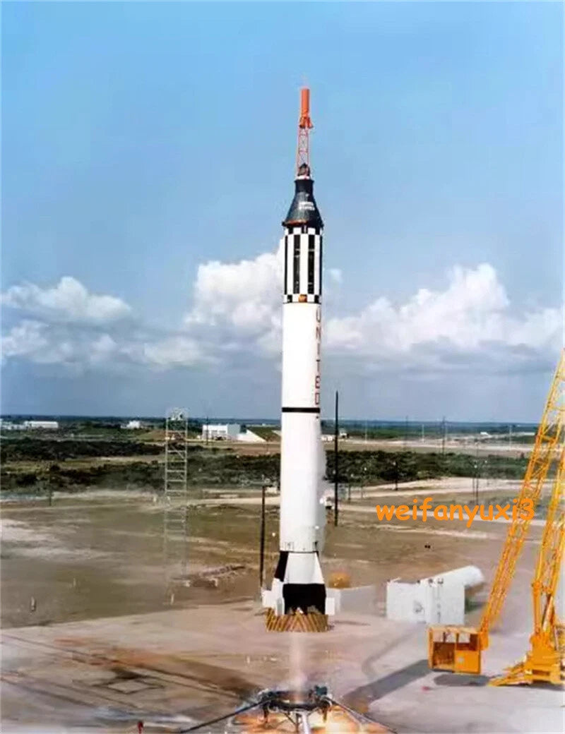 1/72 Scale Red Stone Launch Vehicle Rocket Finished Model Painted Toys Gift 07FC0E-D4 - KOEEK
