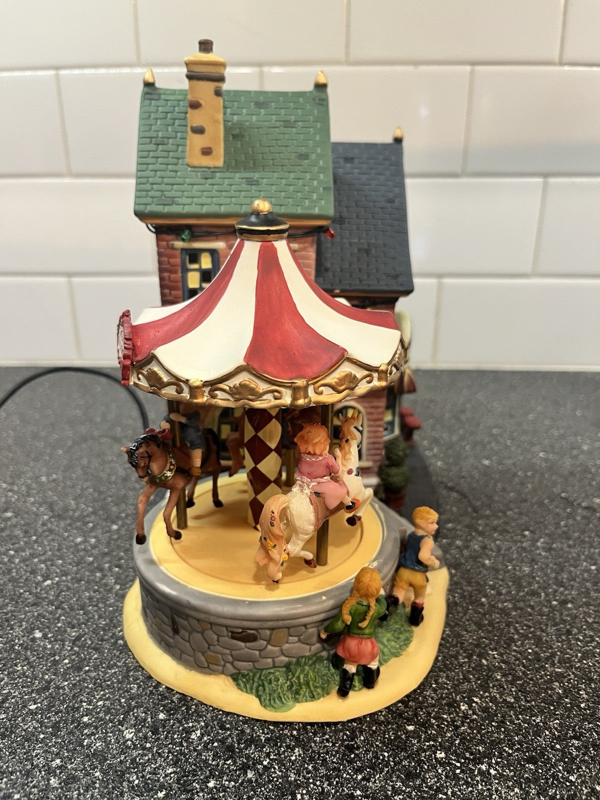 Heartland Valley Village Lighted House with Music and Motion Playland Carousel HEARTLAND - KOEEK