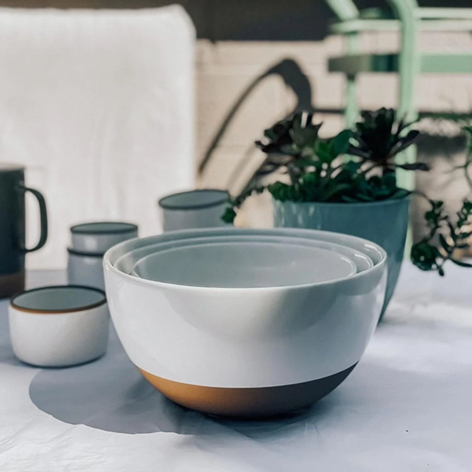 Ceramic Large Mixing Bowls Set of 2 Nesting Bowls Extra Large 2.5 and 1.6 Quart 07FC0E-D4 - KOEEK