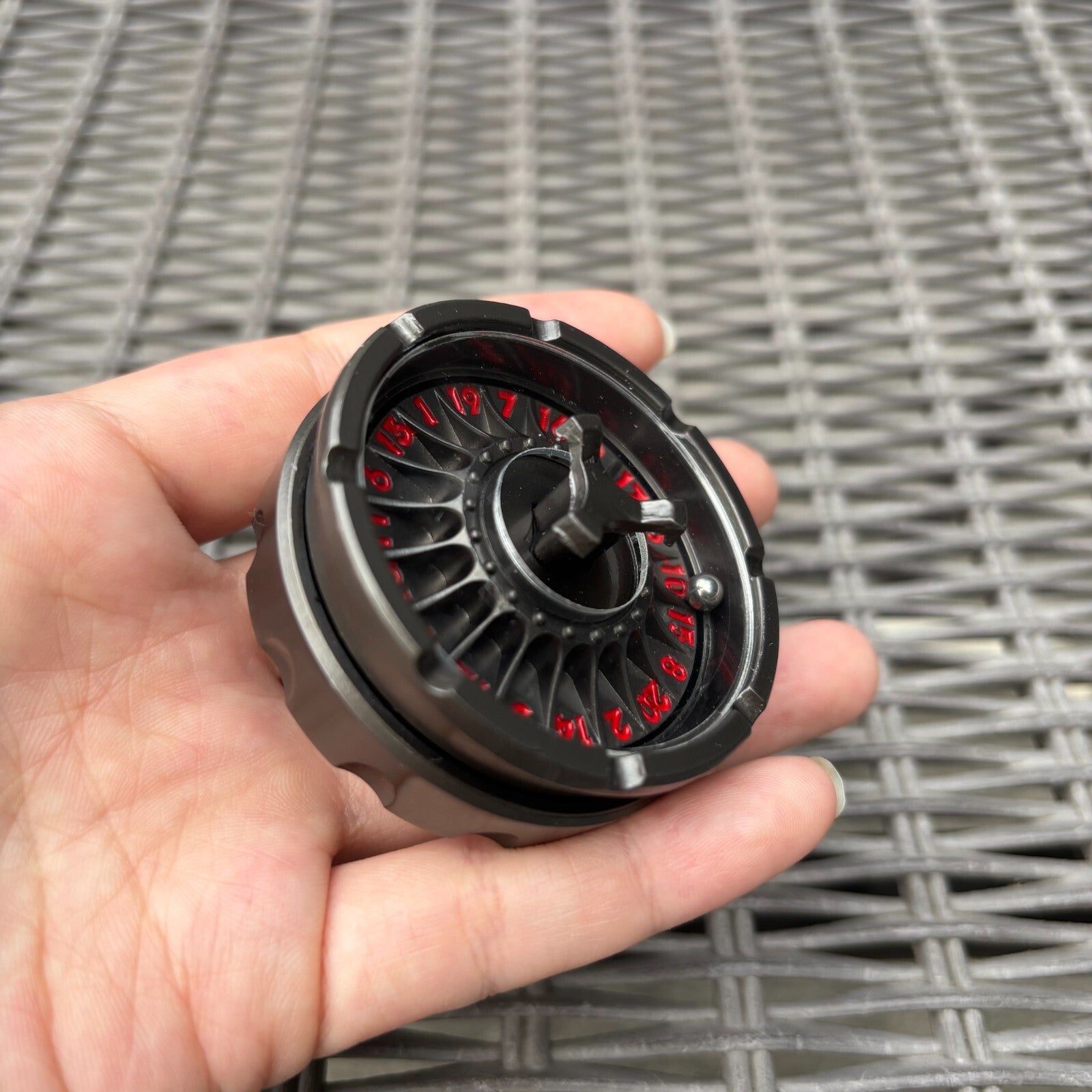 Metal Fingertip Gyro Roulette Dice for Dungeons and Dragons Spinner EDC Dice Toy 07FC0E-D4 - KOEEK