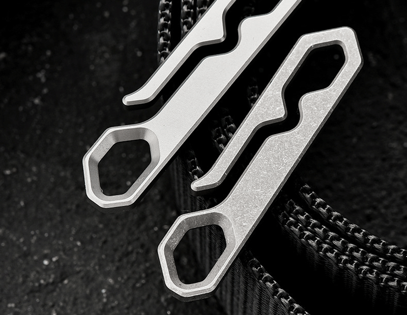 Titanium Creative Keychains Belt Hanging Simple Keyring Pendant EDC Multi-Tools 07FC0E-D4 - KOEEK