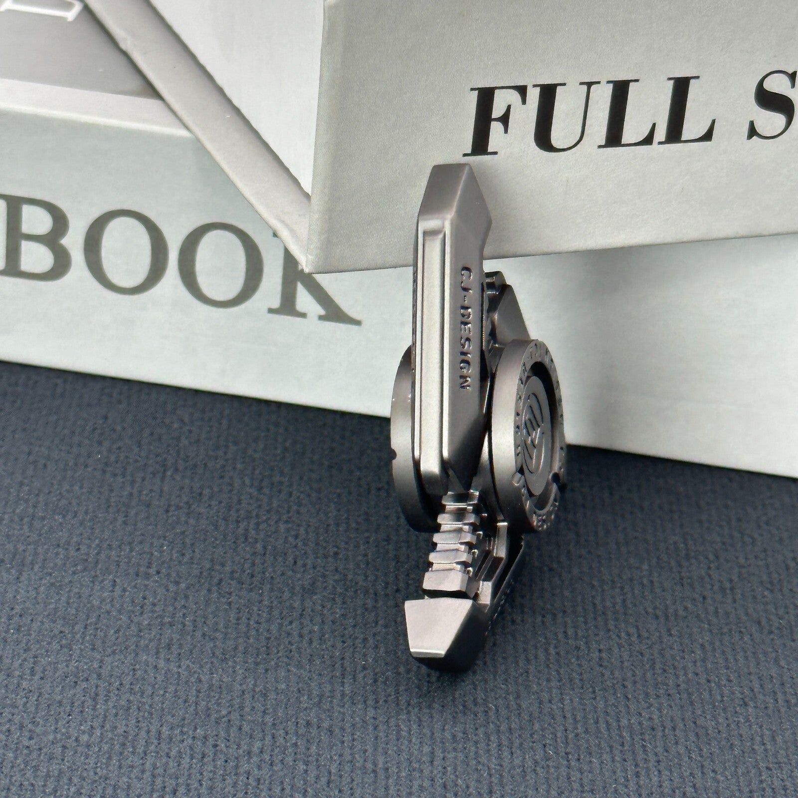 Fingertip Spinner Metal DIY Whirlwind Luminous Finger Edc Decompression Toys 07FC0E-D4 - KOEEK