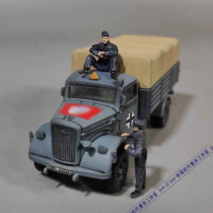 1/72 Scale WWII German Army Opel Medical Truck Grey Vehicle + Beige Shed Model 07FC0E-D4 - KOEEK