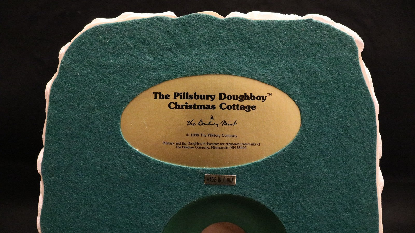 Danbury Mint Pillsbury Doughboy Christmas Cottage 1998 with Light Kit DANBURY MINT - KOEEK