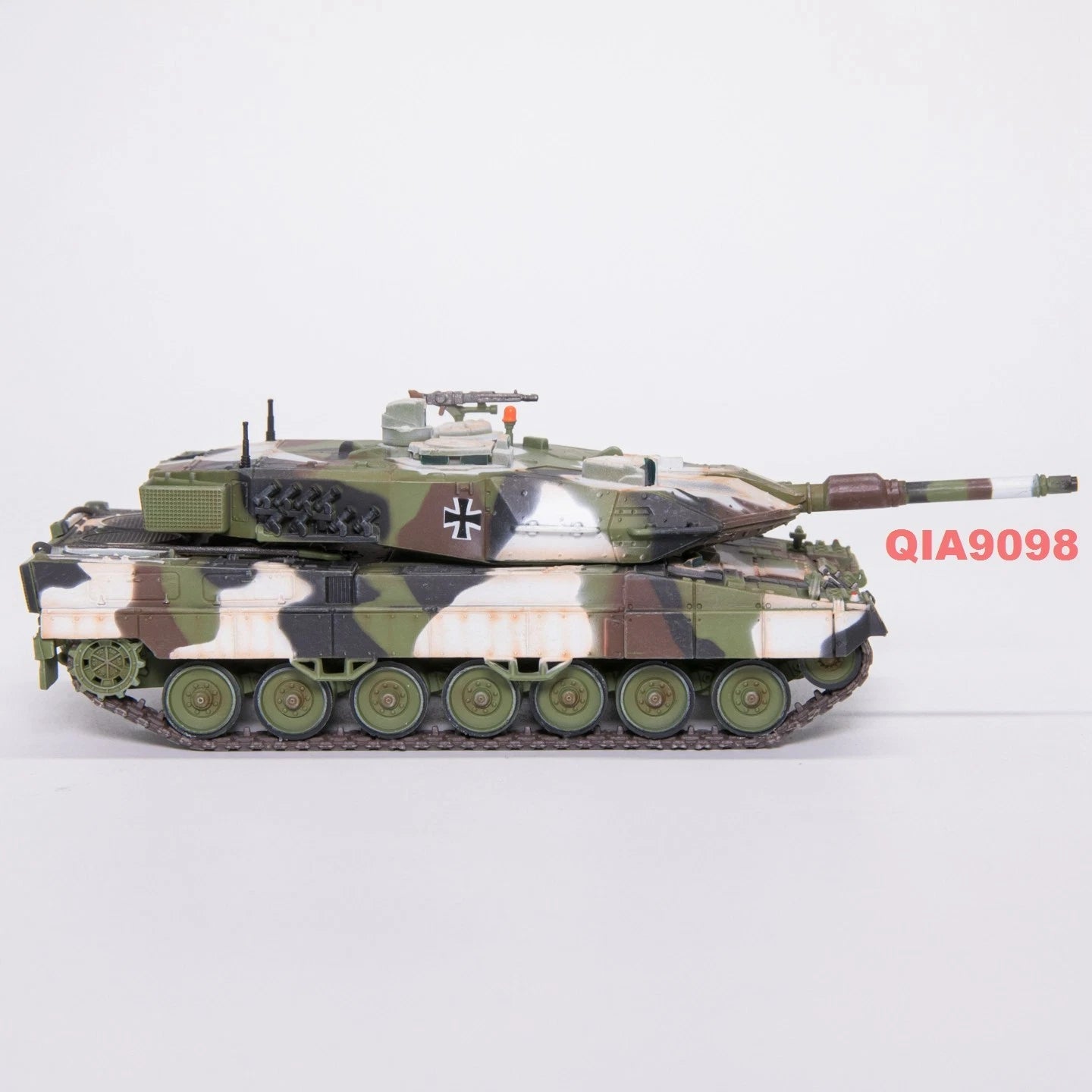 1:72 Scale German Leopard 2A5 Main Battle Tank Snow Camo Metal Plastic Model 07FC0E-D4 - KOEEK