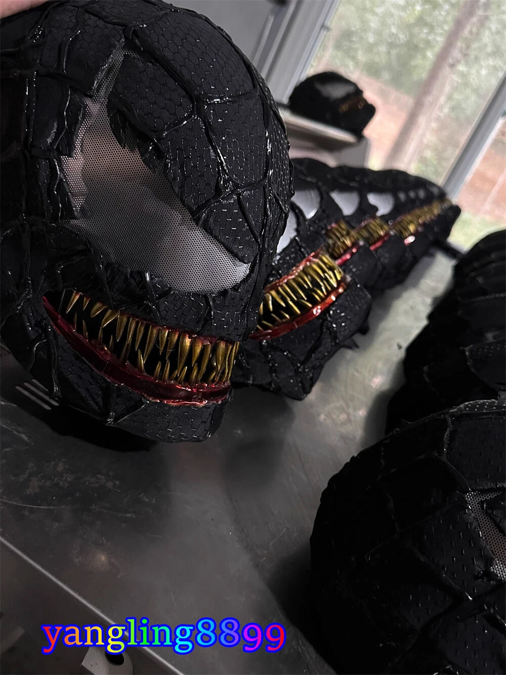 Venom Spiderman Cosplay Mask Prop 1:1 Full 3D Texture Ver Black Chin Movable 07FC0E-D4 - KOEEK