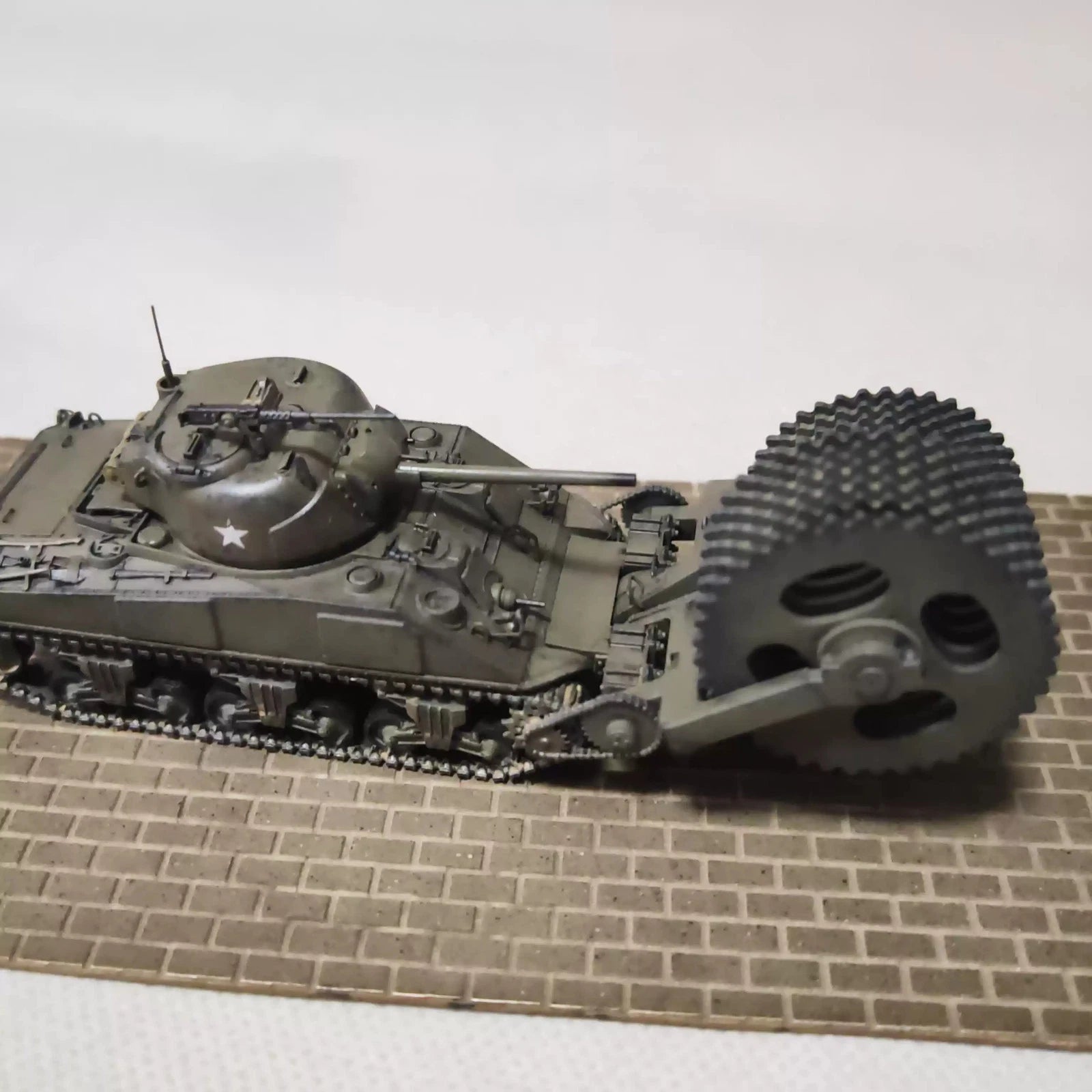 Hand Made 1/72 Scale U.S. Sherman T1E6 Mine-sweeping Tank Resin Painting Model 07FC0E-D4 - KOEEK